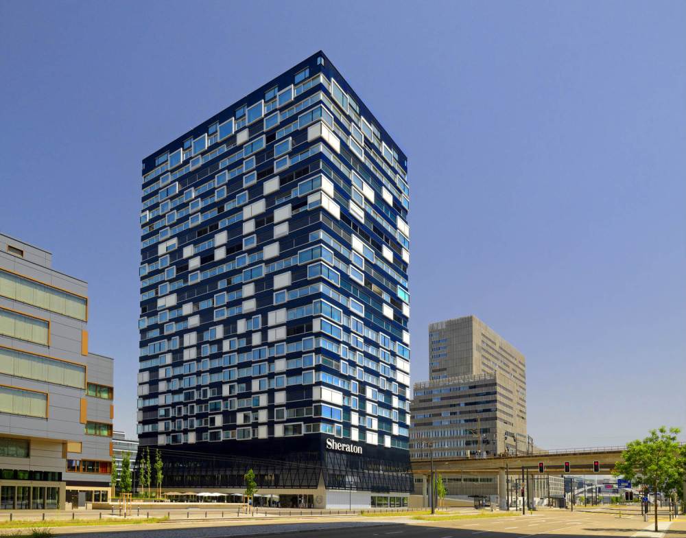 Seminarhotel-Z--rich---Sheraton-Z--rich-Hotel---Exterior-1